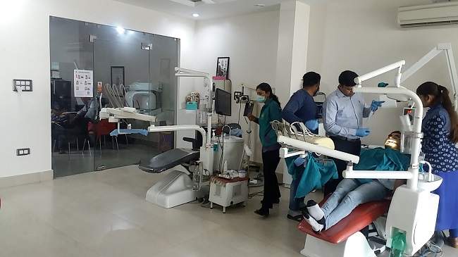 The Ultimate Guide To dentist office sector 6 Dwarka